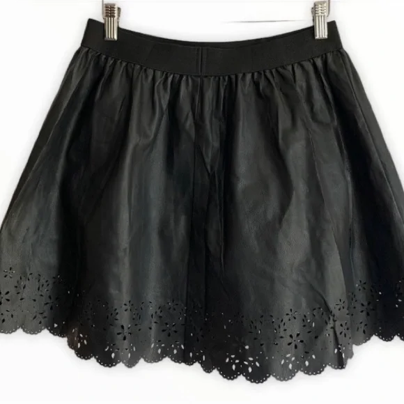 Forever 21 Black Faux Leather Skirt Sz M - Picture 2 of 7